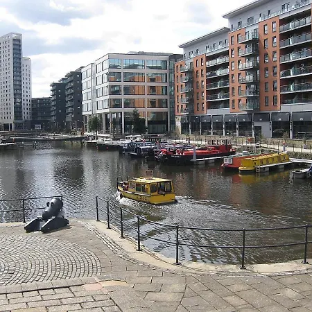 2 Bed 2 Baths Near The Armouries Leeds * Leeds (West Yorkshire)
