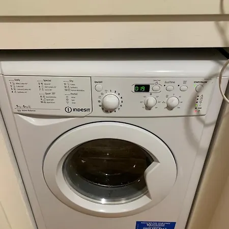 2 Bed 2 Baths Near The Armouries Leeds * Leeds (West Yorkshire)