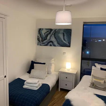 2 Bed 2 Baths Near The Armouries Leeds * Leeds (West Yorkshire)